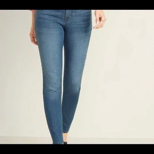 Old Navy Super Skinny Ankle Jeans